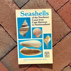 1982 Seashells of the Northeast Coast from Cape Hatteras to Newfoundland Shells